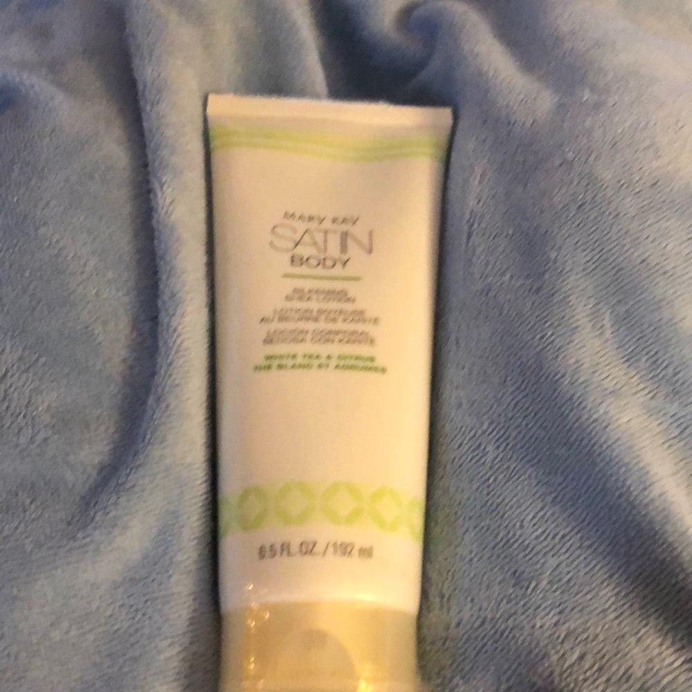 Mary Kay satin body lotion